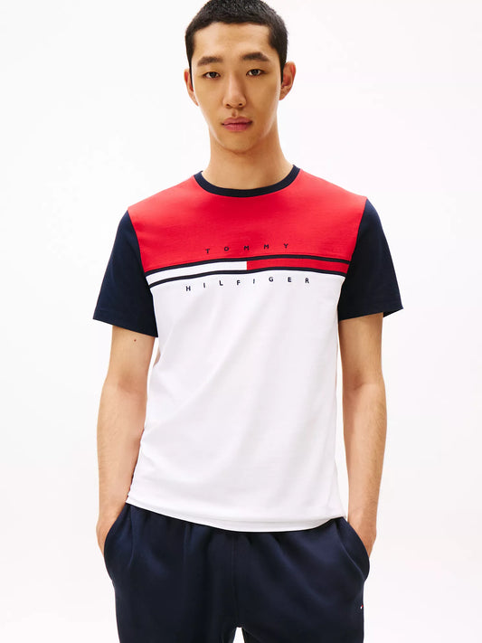 Tommy Hilfiger – Camiseta Regular Fit Colorblock con Logo de Bandera